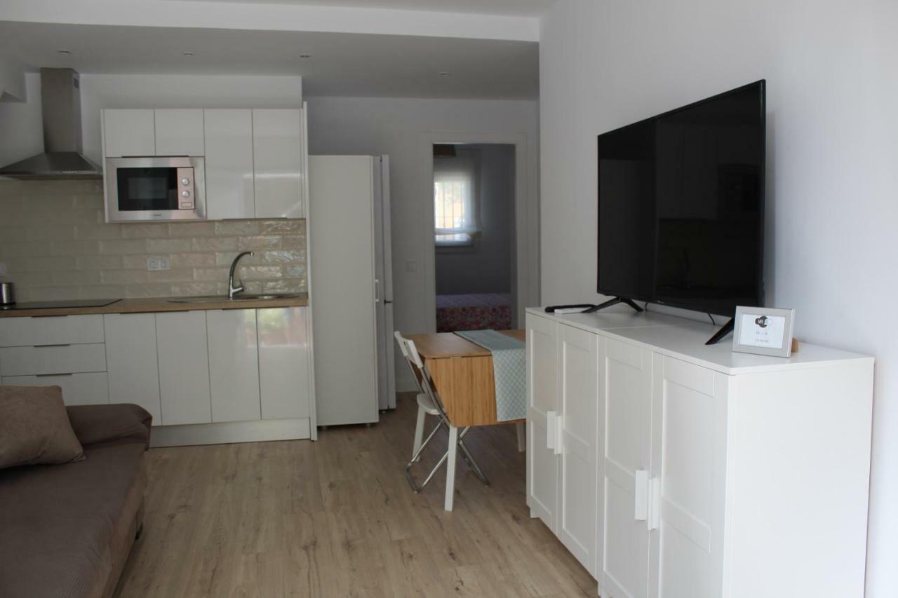 Apartamentos Angelita Plaza Beach Малага Екстериор снимка